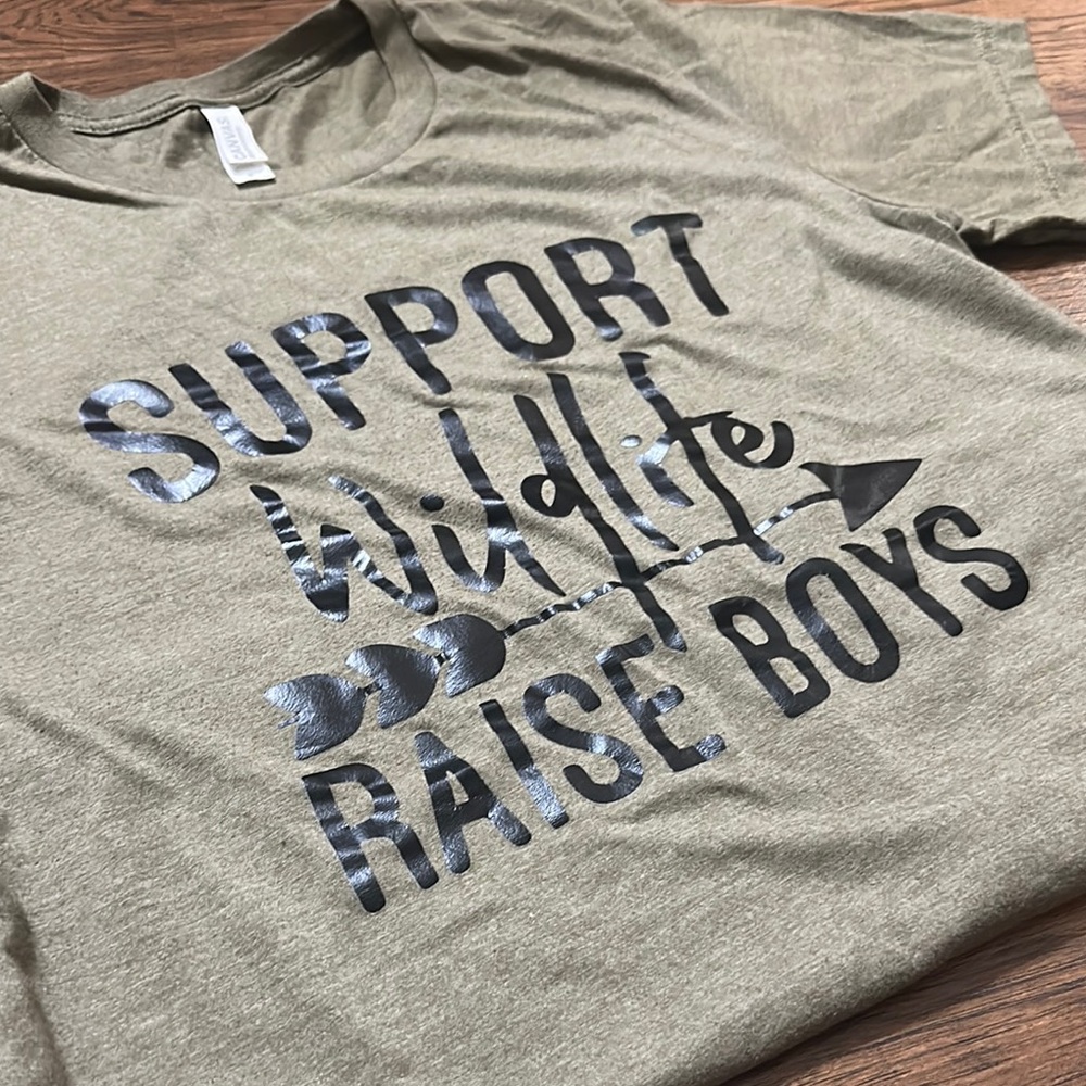 GRAPHIC TEE - Support Wildlife, Raise Boys in‎ olive green